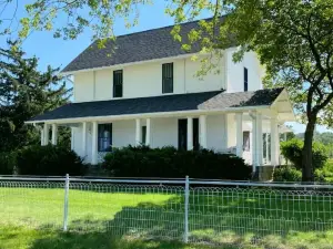 Entire farmhouse in the country