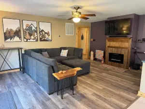 NEW: Private Cabin Escape with Hot Tub, Creek, & More on 13 Acres