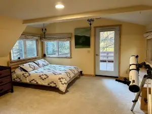 Sierra City Loves Falls Cabin - Walking Distance to Waterfall & PCT