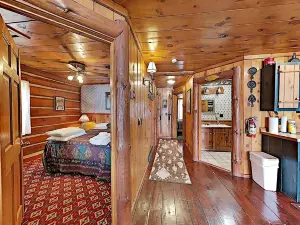 Grand Pines Cabin Number 2