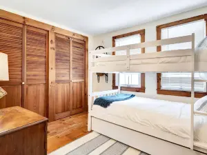 Spacious Living Areas and Quechee Club Access - Charming Hillside Getaway