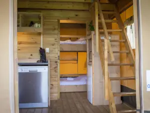 Well Furnished Tent Lodge with Terrace Near Veluwe