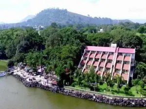 Lewi Resort and Spa