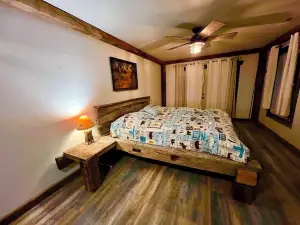 Valley View Lodge w/ Swimming Pond, Waterfalls, and Hot Tub