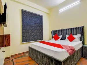 Hotel White Hut