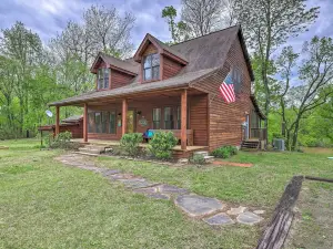 Updated Cabin on White River by Boat Landing!