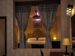 Ratna Hotel