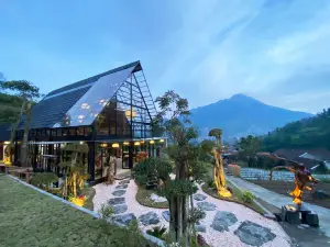 Luxcamp Selo - Merapi View by Horison