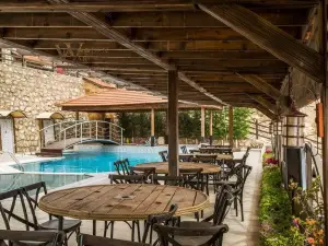 Wooden Arcs Resort & Spa