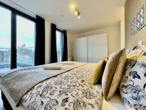 OneLuxStay Near Diamond District