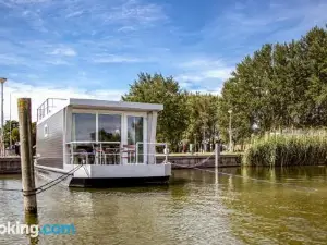 Awesome Ship-Boat in Biddinghuizen with 2 Bedrooms and Wifi