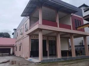 OYO 92243 Fanilly Guest House MarabahanNearJembatan Rumpiang