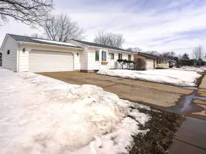 Cozy Sioux Falls Home - 7 Mi to Downtown!