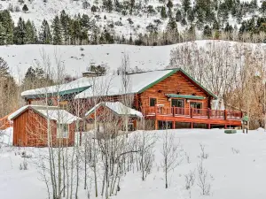 Charming Bedford Cabin w/ Private Hot Tub!