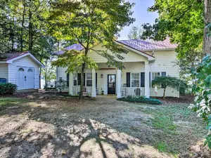 Lakefront Paradise w/ Fire Pit - Dogs Welcome!