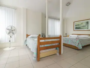 Oceanic Lodge