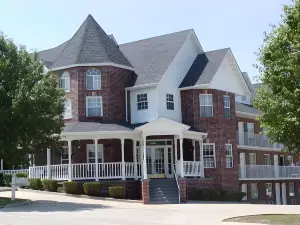Carriage House Inn