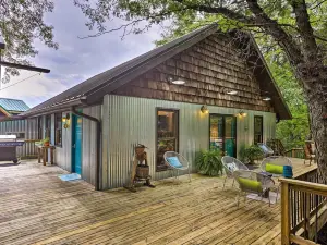 Pet-Friendly Outdoor Paradise w/ Grill, Decks
