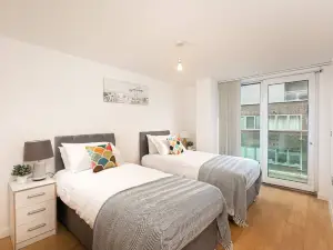 Skyvillion - Spacious 2Bed W/Balcony in Barnet