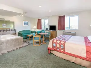 Super 8 by Wyndham West Middlesex/Sharon Area