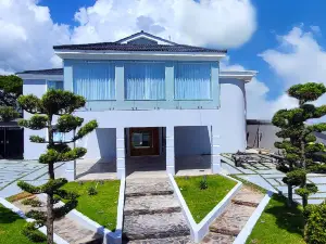 Luxury Smart Mansion 11000 sqft With Heat Pool 7BR