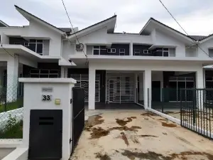 Nurul Homestay Ajil