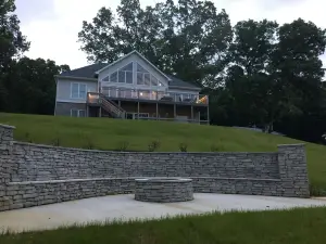 New 6 Bedrooms! Lake Barkley Lake House