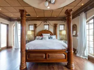 Amazing Spacious Castle House!