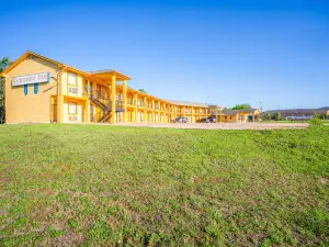 Regency Inn by OYO Rockdale TX