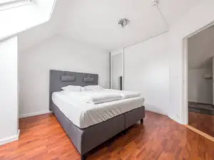 Penthouse by Brosundet, Free Parking Space