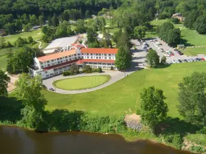 Shawnee Inn and Golf Resort