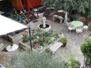 แมซอง ดูโฮสเต้ เล 6 บิส