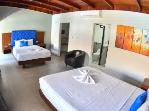 Republik Hotel, Bistro and Nightclub on Site