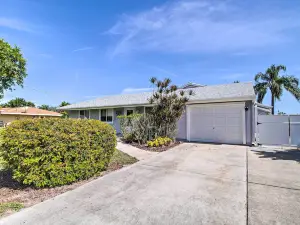 Pet-Friendly Sebastian Home on Lake Golf Nearby