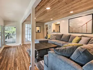 Dock, Deck & Boat Slip: Lakefront Eucha Home