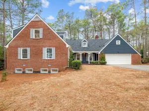 The Cottage on Grove located < .5 miles from Pine Needs Golf Course! - Monthly!