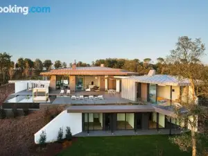 Holiday Rentals at Camiral, a Quinta do Lago Resort