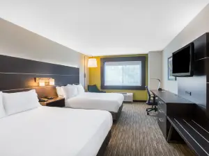 Holiday Inn Express & Suites Boston - Marlboro