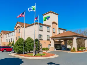 Holiday Inn Express & Suites Albemarle