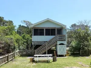 Nutter Tree at Ocracoke - 2 Br Home