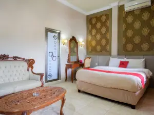 RedDoorz Plus Near Haluoleo University