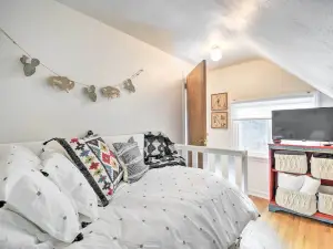 Beautiful Thermopolis Home w/ Private Yard & Grill