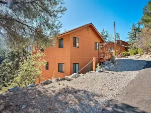 Woodland Family Escape w/ Deck in San Emigdio Mtns