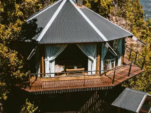 Arrayan Lake View Mountain Lodge & Casa de Te Arrayan