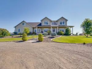 Kid-Friendly Pasco Farmhouse w/ Playset, Game Room