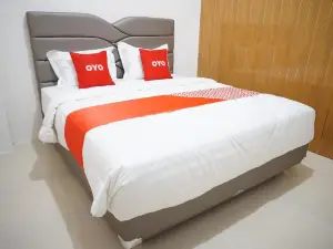 Super OYO 93205 Kusuma Hotel and Convention Hall