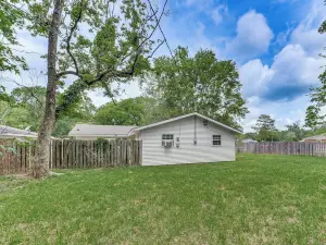 Baton Rouge Home w/ Yard ~ 14 Mi to Downtown!