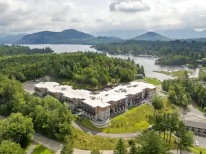 Cambria Hotel Lake Placid - Lakeside Resort