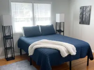 Who Loves Ya, Bourbon, 3 bedroom/2 full baths