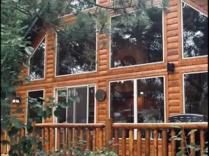 Hayward, Round Lake Retreat! Private Dock, 3 Kayaks, Beautifully Maintained!